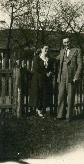 KKE 292.jpg - Od lewej: Helena i Piotr Szylkin. 1936-1937 r.